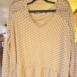Women's Maurice's 3x blouse. Cream and black. Long sleeved.